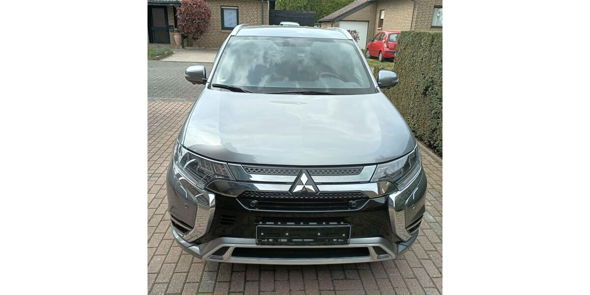 Mitsubishi Outlander 64.000 km 18.700 &euro; Niederzier 52382