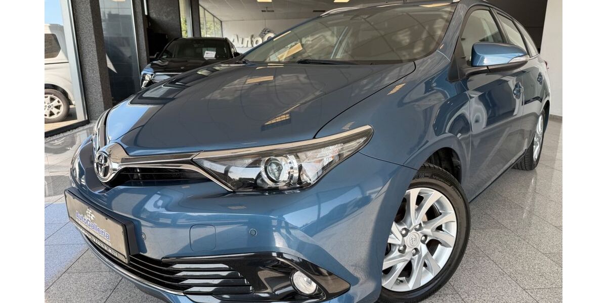 Toyota Auris 129.230 km 11.700 &euro; Golzheim 52399