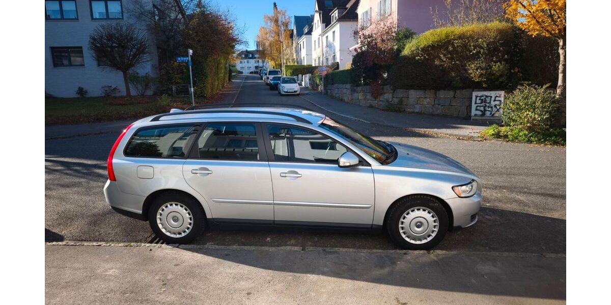 Volvo V50 120.000 km 6.990 &euro; Aachen 52066