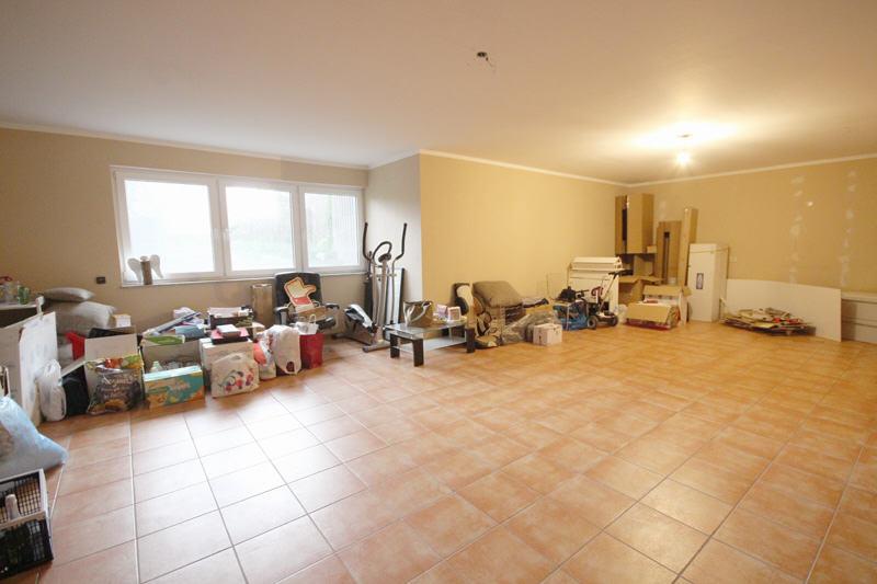 Etagenwohnung Erftstadt - 3 Zimmer, 102 m&sup2;, 1.450&euro; | Angebot:25991758