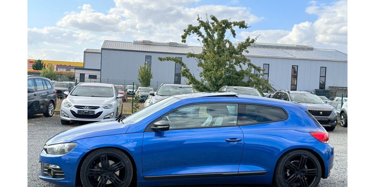VW Scirocco 121.000 km 8.950 &euro; Düren 52351