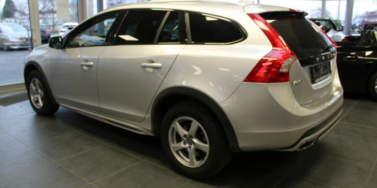 Volvo V60 Cross Country D4 Geartronic Pro - Schiebedach 104.995 km 19.980 &euro; Euskirchen 53881