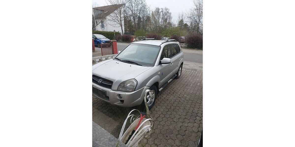Hyundai TUCSON 133.400 km 2.200 &euro; Elsdorf 50189