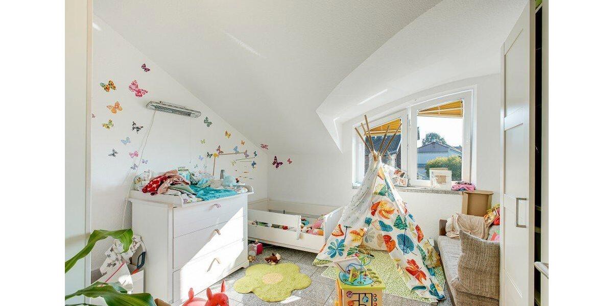 Dachgeschoßwohnung Herzogenrath - 3 Zimmer, 85 m&sup2;, 790&euro; | Angebot:26003664