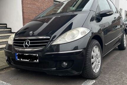 Mercedes-Benz A 180 265.000 km 2.300 &euro; Düren 52353