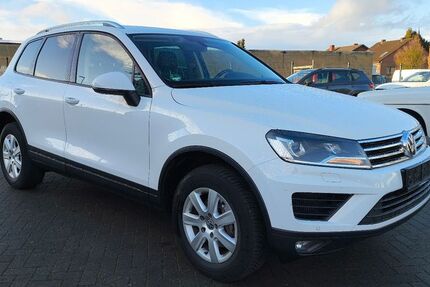 VW Touareg 133.098 km 21.799 &euro; Alsdorf (Nordrhein-Westfalen) 52477