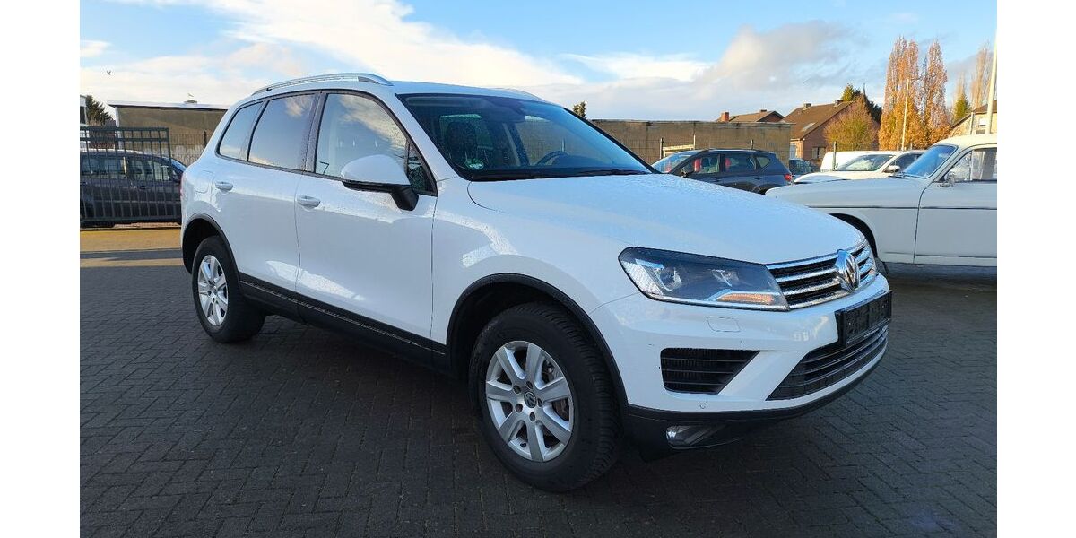 VW Touareg 133.098 km 21.799 &euro; Alsdorf (Nordrhein-Westfalen) 52477