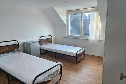 Wohnung Düren Mariaweiler-Hoven - 6 Zimmer, 27 m&sup2;, 470&euro; | Angebot:24855320