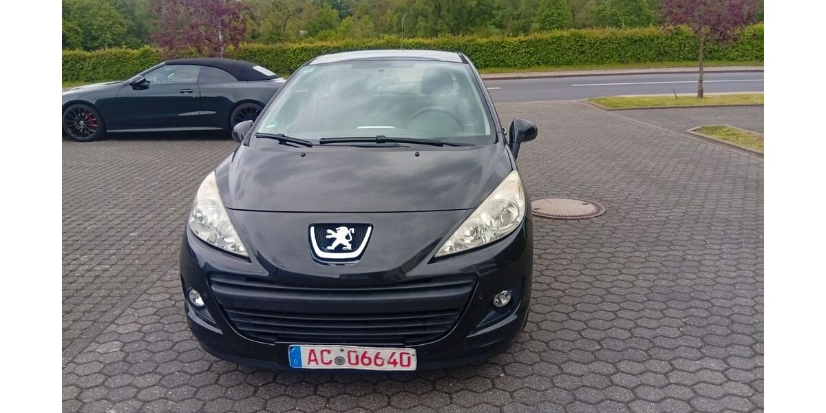Peugeot 207 143.835 km 2.499 &euro; Aachen 52080