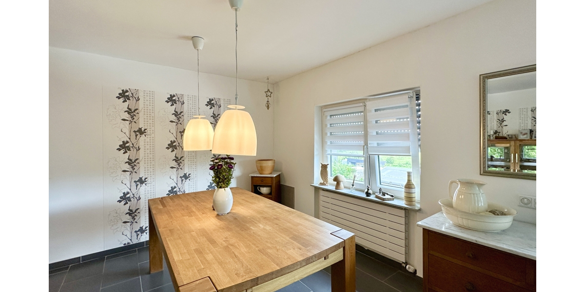 JÄSCHKE - Ihr Platz für Neues – Doppelhaus + Bungalow und großem Grundstück in Traumlage von Breinig - Zweifamilienhaus Stolberg (Rheinland) / Breinig Breinig | Angebot:22209491