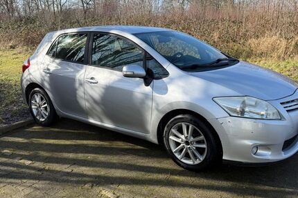 Toyota Auris 213.000 km 4.200 &euro; baesweiler 52499