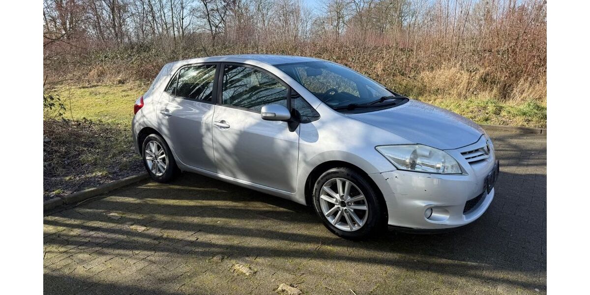 Toyota Auris 213.000 km 4.200 &euro; baesweiler 52499