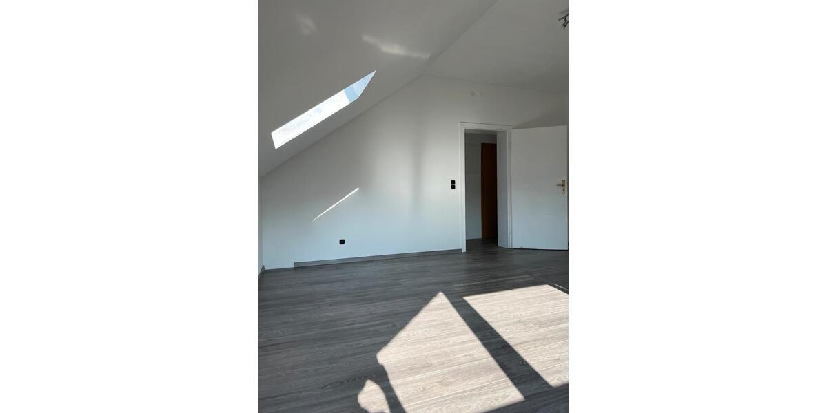 Dachgeschoßwohnung Herzogenrath - 3 Zimmer, 97 m&sup2;, 1.100&euro; | Angebot:26621379