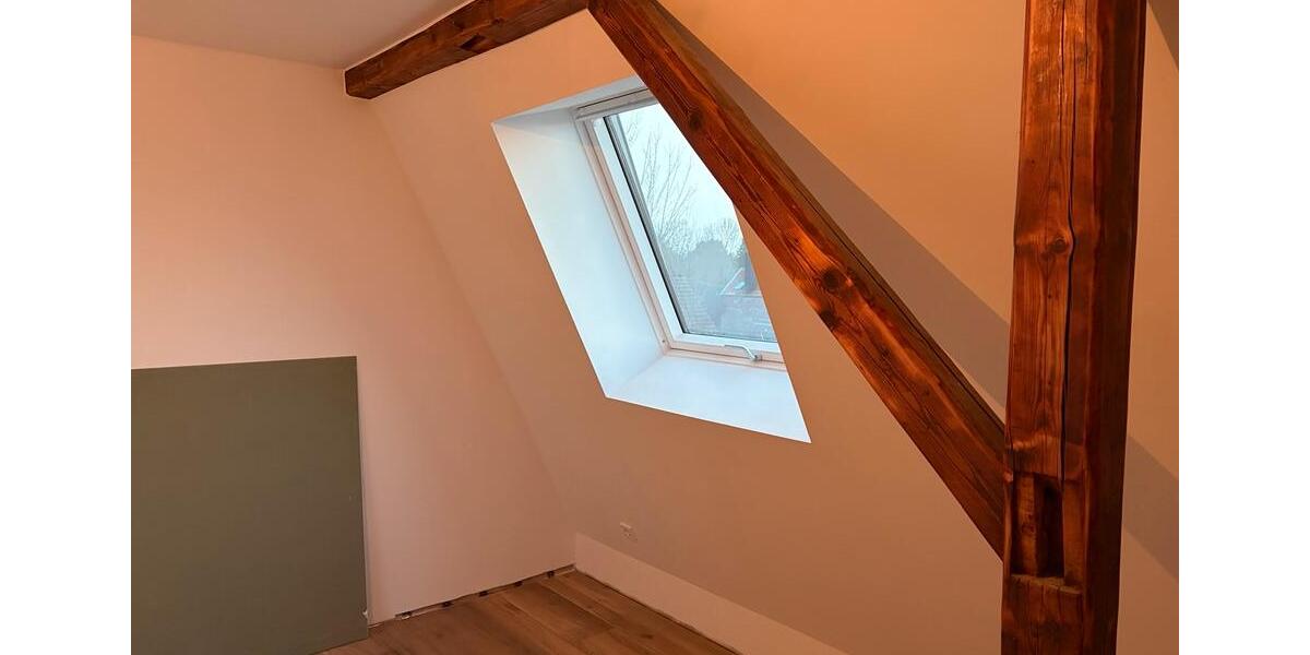 Dachgeschoßwohnung Baesweiler - 3 Zimmer, 85 m&sup2;, 1.200&euro; | Angebot:26627126