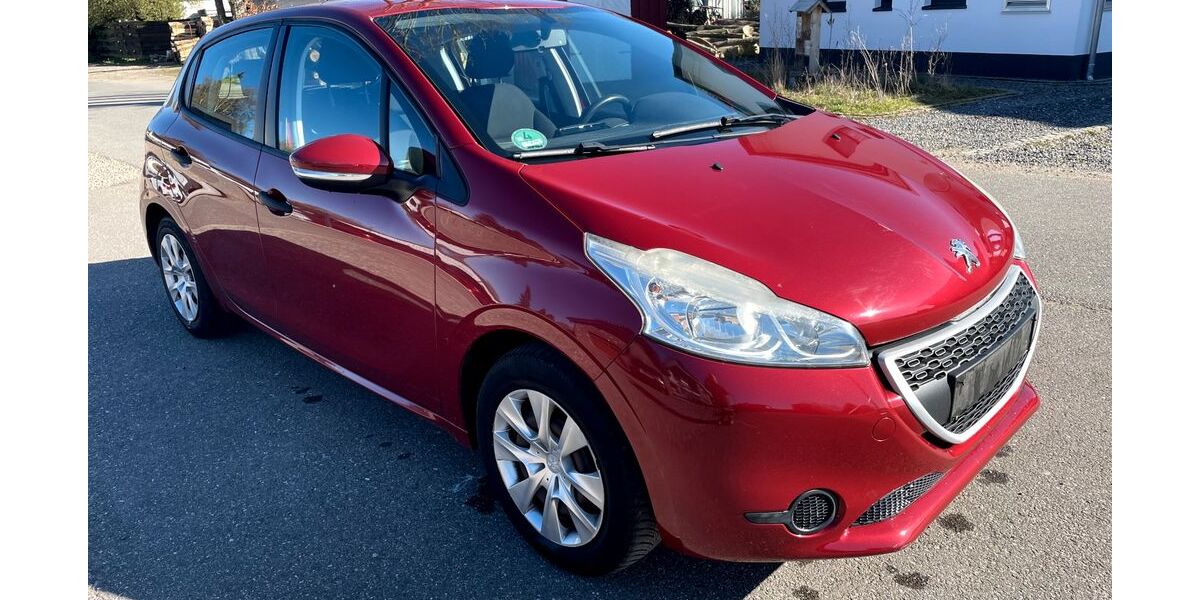 Peugeot 208 193.056 km 1.700 &euro; Hürtgenwald OT Vossenack 52393