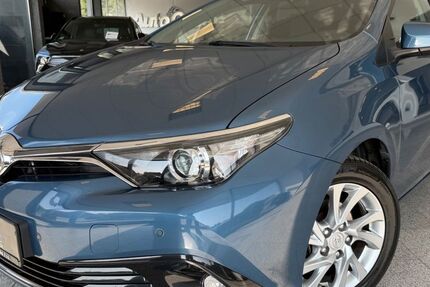 Toyota Auris 129.230 km 9.800 &euro; Golzheim 52399