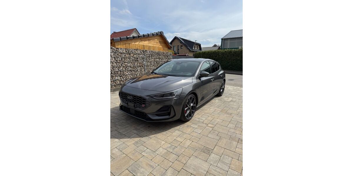 Ford Focus 25.000 km 30.999 &euro; Zülpich 53909