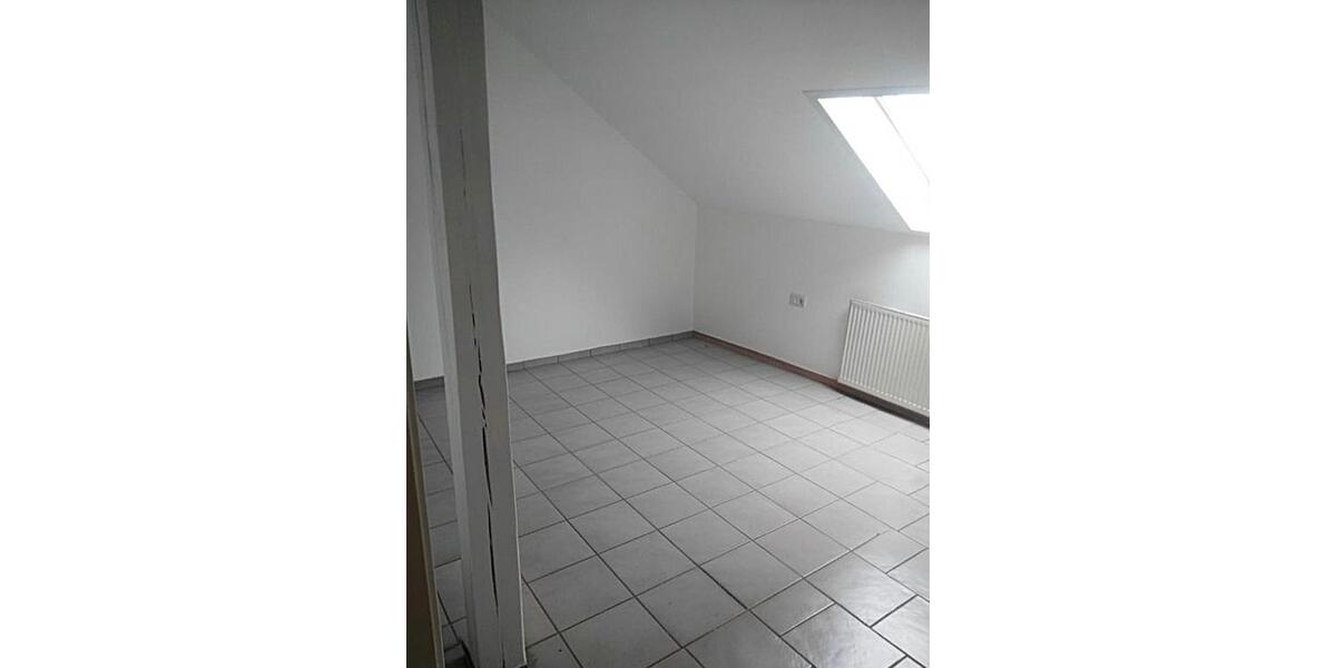 Dachgeschoßwohnung Aachen Aachen-Mitte - 5 Zimmer, 120 m&sup2;, 900&euro; | Angebot:26380587
