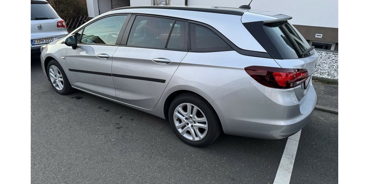 Opel Astra Klima Navi Temp CarPlay 1.Hd 37.000 km !!! 37.000 km 13.000 &euro; Erftstadt 50374
