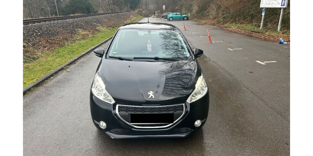 Peugeot 208 141.500 km 4.500 &euro; Düren 52351