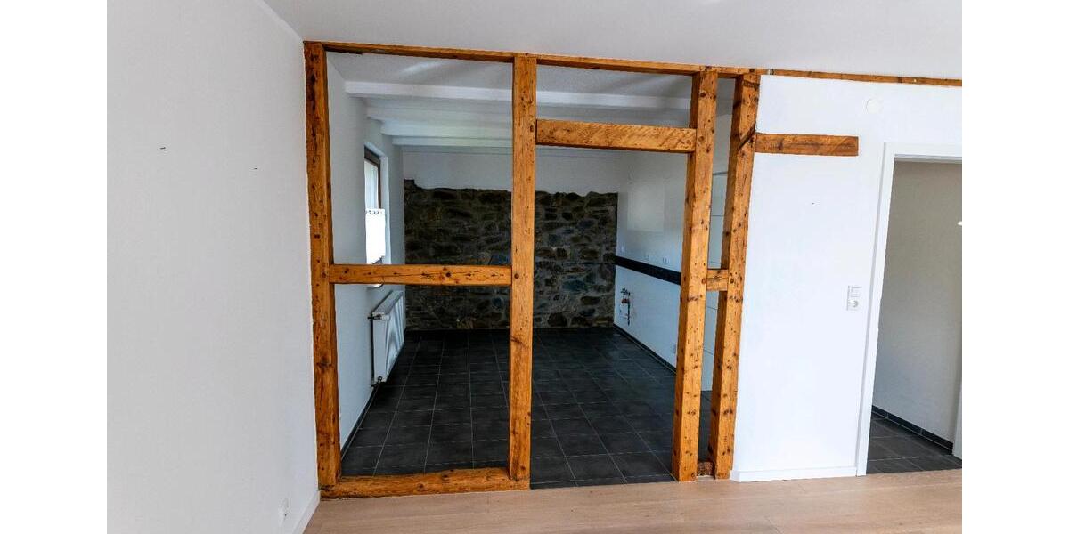 Etagenwohnung Simmerath - 5 Zimmer, 145 m&sup2;, 1.400&euro; | Angebot:25944930