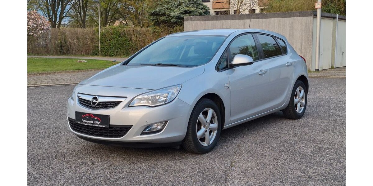 Opel Astra 61.000 km 8.899 &euro; Jülich 52428