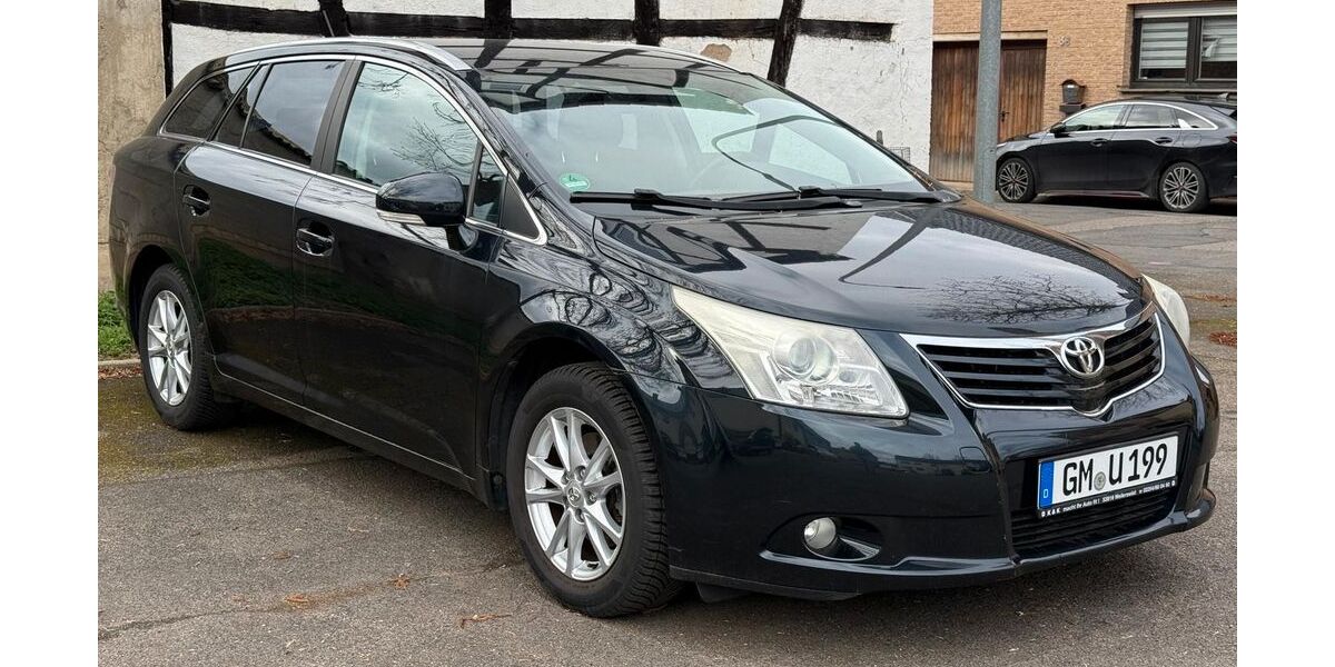 Toyota Avensis 180.000 km 7.499 &euro; Euskirchen 53881