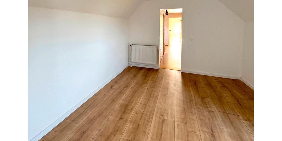 Dachgeschoßwohnung Herzogenrath - 3 Zimmer, 75 m&sup2;, 525&euro; | Angebot:25978324