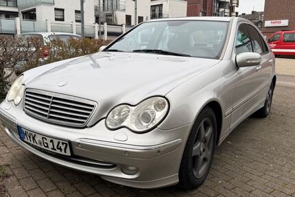 Mercedes-Benz 220 239.788 km 3.500 &euro; Aachen 52080