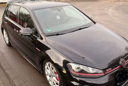 VW Golf 90.715 km 21.900 &euro; Bergheim 50126