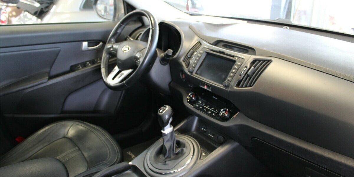 Kia Sportage 2,0 CRDI 184 Allrad Spirit Panorama 130.882 km 10.980 &euro; Euskirchen 53881