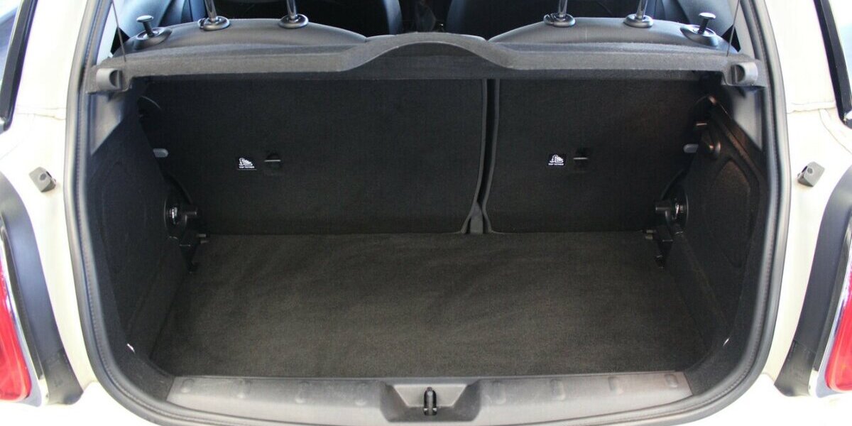 Mini Cooper Metropolitan 64.740 km 11.980 &euro; Euskirchen 53881