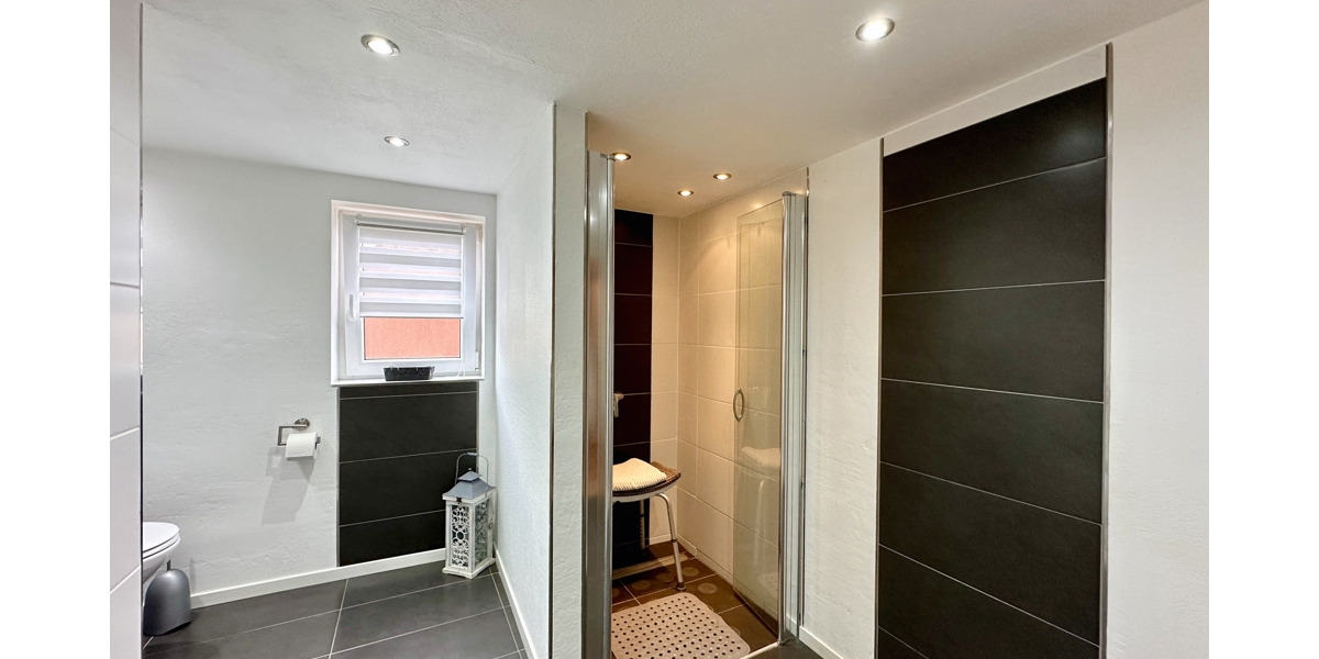 JÄSCHKE - Ihr Platz für Neues – Doppelhaus + Bungalow und großem Grundstück in Traumlage von Breinig - Zweifamilienhaus Stolberg (Rheinland) / Breinig Breinig | Angebot:22209491