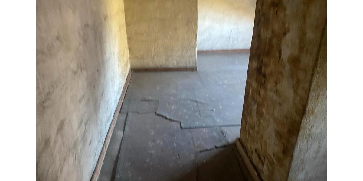 Dachgeschoßwohnung Aachen Aachen-Mitte - 6 Zimmer, 140 m&sup2;, 140.000&euro; | Angebot:26396635
