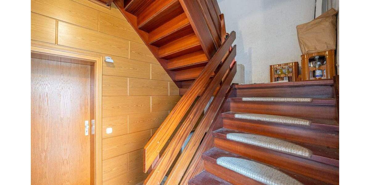 Mehrfamilienhaus, Wohnhaus Alsdorf - 9 Zimmer, 217 m&sup2;, 259.000&euro; | Angebot:25683987