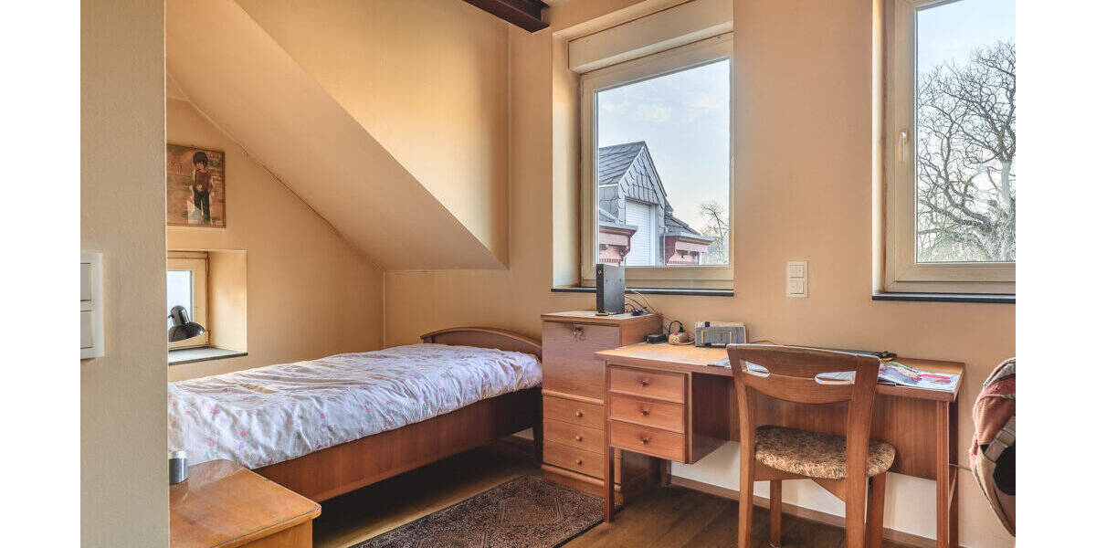 Reihenmittelhaus Stolberg - 9 Zimmer, 311 m&sup2;, 449.000&euro; | Angebot:26806794