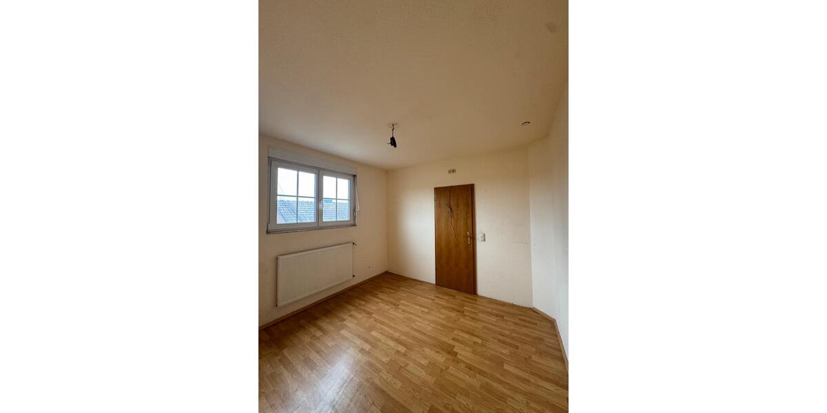 Einfamilienhaus Bergheim - 9 Zimmer, 180 m&sup2;, 599.000&euro; | Angebot:26415728