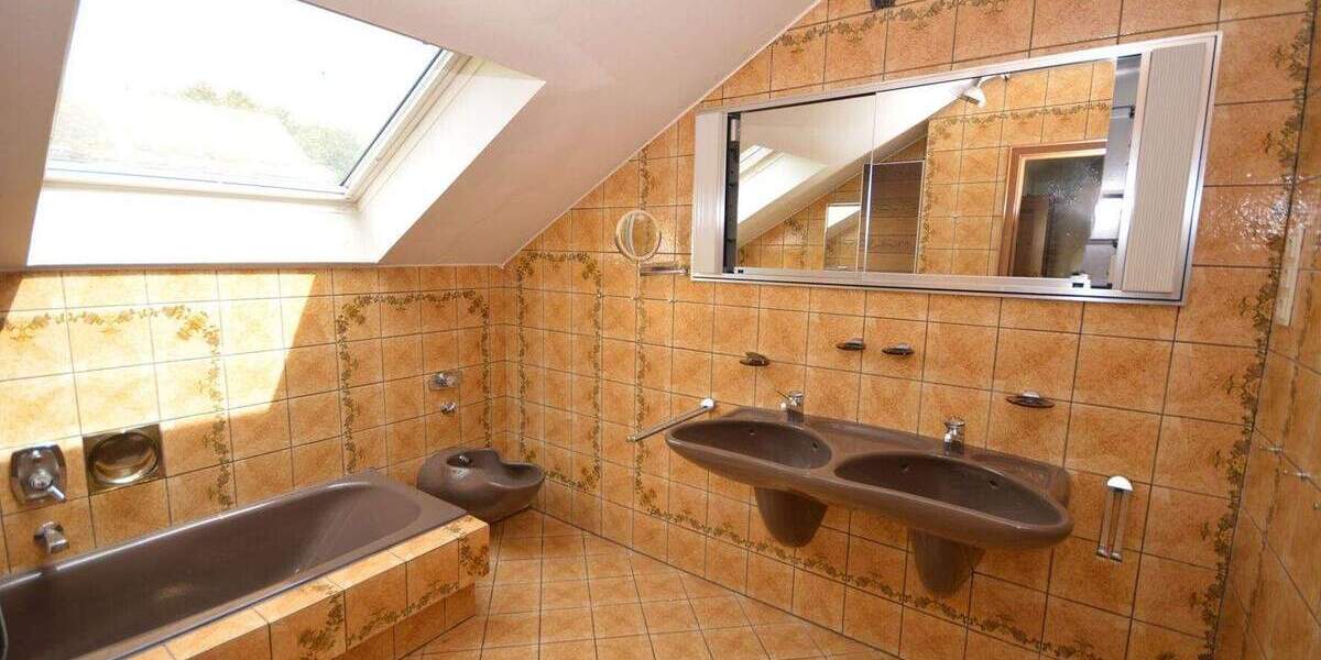 Einfamilienhaus Hürth Hermülheim - 7 Zimmer, 238 m&sup2;, 895.000&euro; | Angebot:25803188