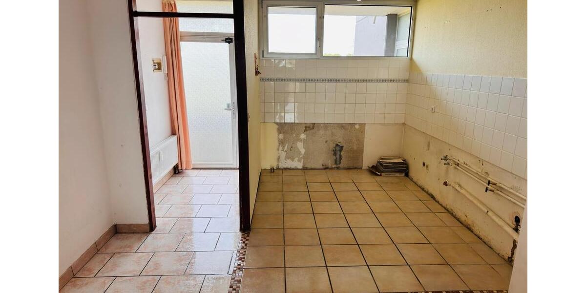 Etagenwohnung Kerpen Balkhausen - 4 Zimmer, 101 m&sup2;, 180.000&euro; | Angebot:27193585