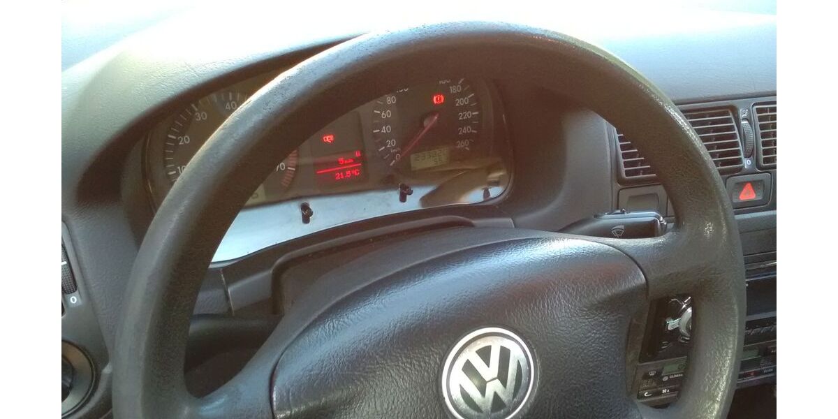 VW Golf 240.000 km 1.950 &euro; Nideggen 52385