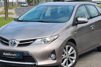 Toyota Auris 90.000 km 12.899 &euro; Jülich 52428