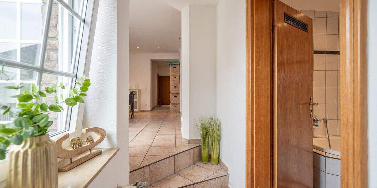 Mehrfamilienhaus, Wohnhaus Alsdorf - 9 Zimmer, 217 m&sup2;, 259.000&euro; | Angebot:25683987