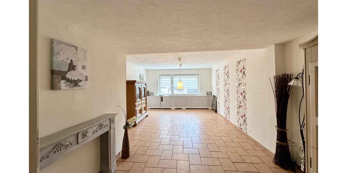 JÄSCHKE - Ihr Platz für Neues – Doppelhaus + Bungalow und großem Grundstück in Traumlage von Breinig - Zweifamilienhaus Stolberg (Rheinland) / Breinig Breinig | Angebot:22209491