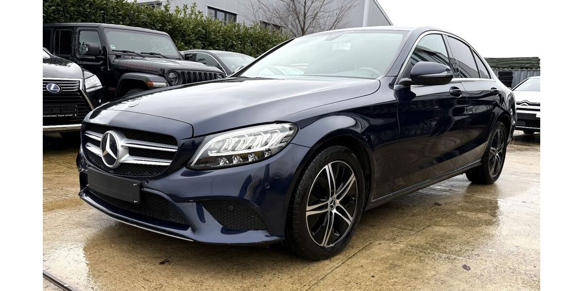 Mercedes-Benz C 180 160.000 km 16.990 &euro; Düren 52351