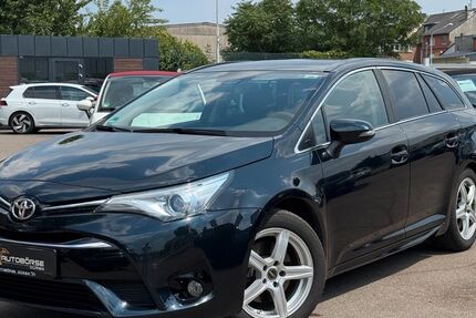 Toyota Avensis 145.899 km 11.999 &euro; Düren 52349