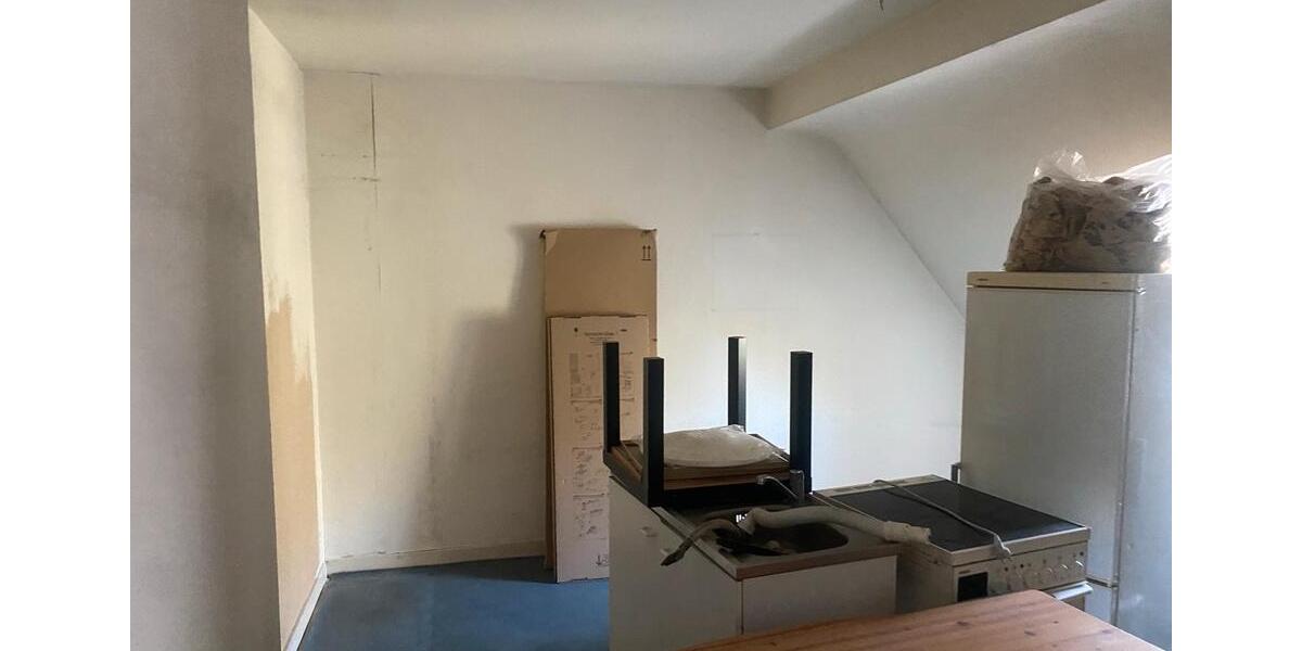 Dachgeschoßwohnung Aachen Aachen-Mitte - 6 Zimmer, 138 m&sup2;, 140.000&euro; | Angebot:26409878