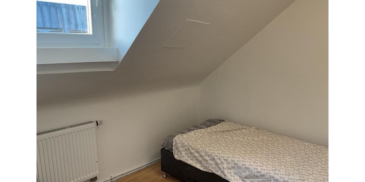 Dachgeschoßwohnung Aachen Aachen-Mitte - 3 Zimmer, 12 m&sup2;, 500&euro; | Angebot:26449037