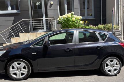 Opel Astra 122.000 km 3.950 &euro; Aachen 52066