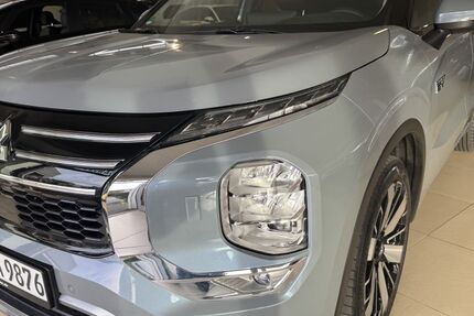 Mitsubishi Plug-in Hybrid Outlander 18.000 km 51.990 &euro; Brühl 50321