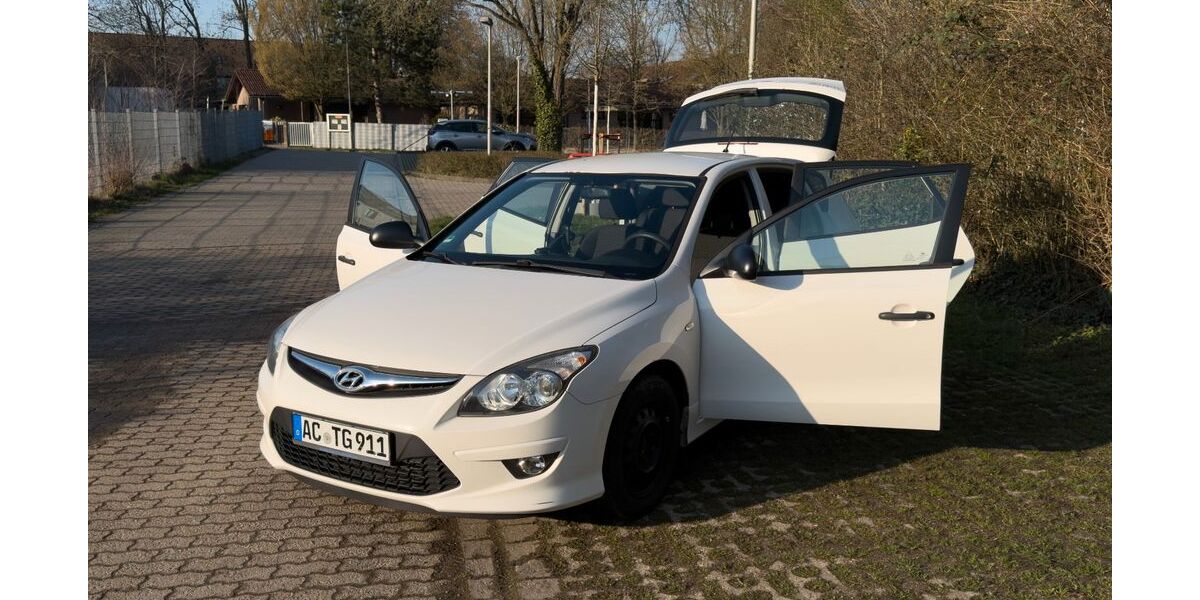 Hyundai i30 144.700 km 4.599 &euro; Aachen 52072